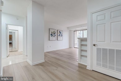 The Riverview at Lansdowne Woods unit 114, Leesburg, VA 20176 - photo 4