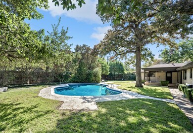 1405 Pebble Creek Dr, Euless, TX 76040 - photo 6