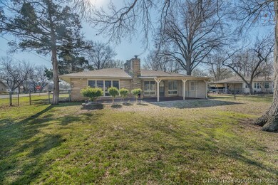 919 N Chickasaw Ave, Claremore, OK 74017 - photo 2