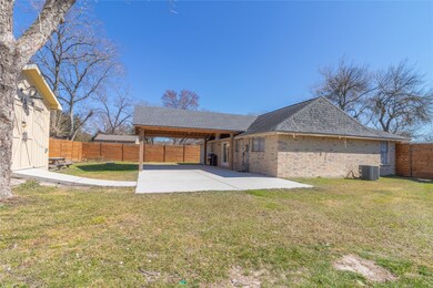 9211 Bisley Ln, Houston, TX 77088 - photo 7
