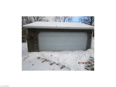 669 Rowelyn Ave, Sheffield Lake, OH 44054 - photo 3