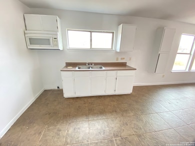 428 Burnet Ave unit A, Charlotte, TX 78011 - photo 5