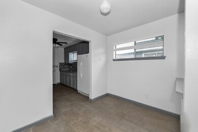 4203 Hirsch Rd unit 8, Houston, TX 77026 - photo 5