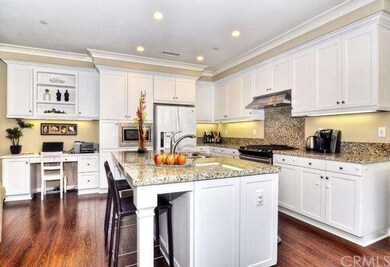 Granite counters, stainless steel appliances, buil