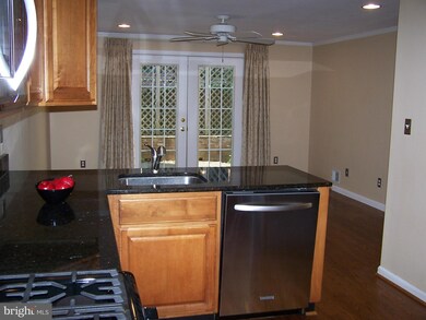 21 Wellesley Cir, Glen Echo, MD 20812 - photo 4