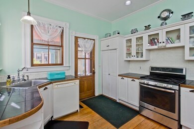 66 Dartmouth St, Springfield, MA 01109 - photo 4