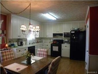 Spacious Eat-in Kitchen