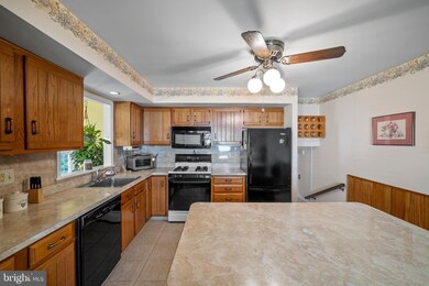 399 Maple Ave, Southampton, PA 18966 - photo 5