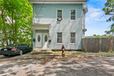 132 Bartlett St unit 132, Lowell, MA 01852 - photo 2