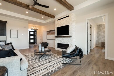3929 Clairmont living room