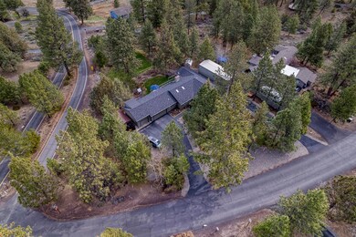 20572 Pine Vista Dr, Bend, OR 97702 - photo 2