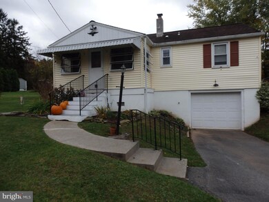 7252 Leh St, Coopersburg, PA 18036 - photo 2