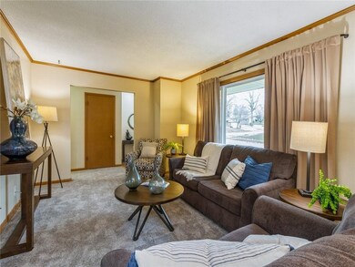 2924 Vine St, West Des Moines, IA 50265 - photo 7