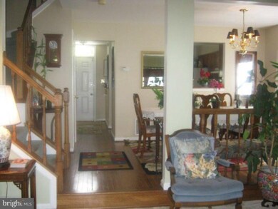 14318 Beaker Ct, Burtonsville, MD 20866 - photo 2