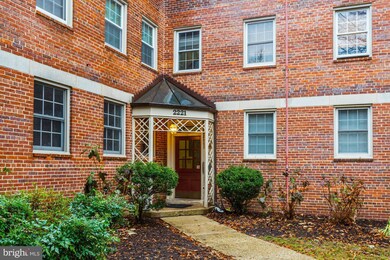 2221 Washington Ave unit 102, Silver Spring, MD 20910 - photo 2