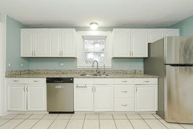 62 Milford St unit A, Mendon, MA 01756 - photo 4