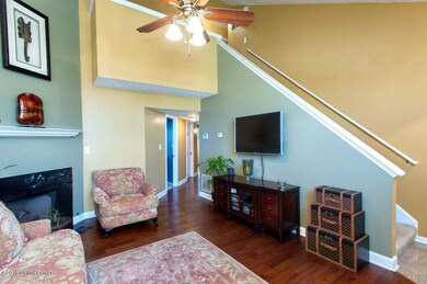 8003 Apple Valley Dr, Louisville, KY 40228 - photo 4