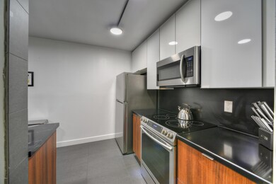 003_Kitchen