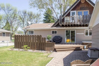 1514 S 16th St, Grand Forks, ND 58201 - photo 4