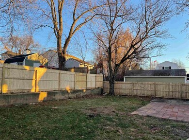 11 Wilson St, Manchester, NH 03103 - photo 7