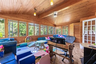 8 Blue Gentian Rd, Cranston, RI 02921 - photo 5