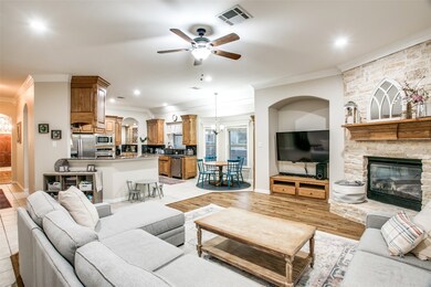 7912 Forest Lakes Ct, North Richland Hills, TX 76182 - photo 6