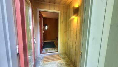 23 Birch Rd unit 2 Upper, Lincoln, NH 03251 - photo 5