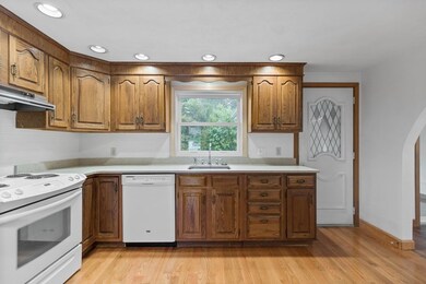 30 Crystal Dr, Stoneham, MA 02180 - photo 4