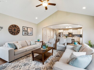 15628 SE Pioneer Dr, Clackamas, OR 97015 - photo 6