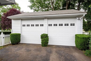 178 Chapmans Ave, Warwick, RI 02886 - photo 2