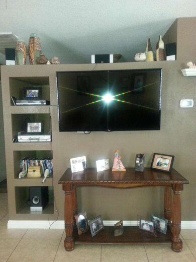 Livingroom 3:4 wall