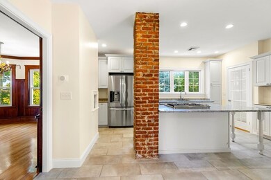 164 Maplewood St unit 164 Maplewood, Watertown, MA 02472 - photo 5