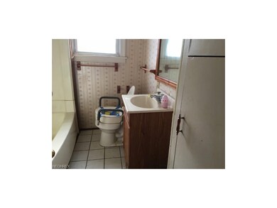 2985 Maple Ave NE, Canton, OH 44714 - photo 3