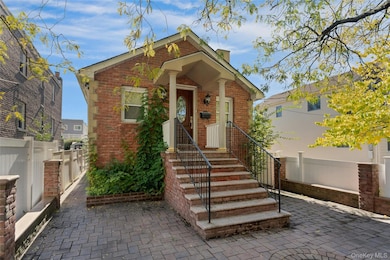 4408 Locust Point Dr, Bronx, NY 10465 - photo 3