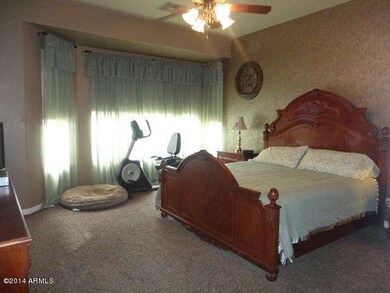 MASTER BEDROOM / W/ BAY WINDOW