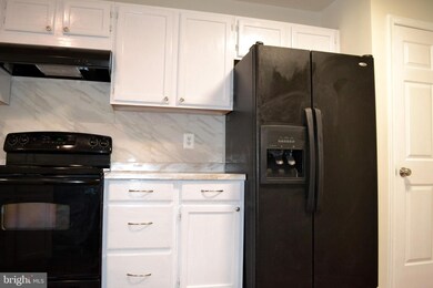 8317 Green Heron Way unit 23, Lorton, VA 22079 - photo 5