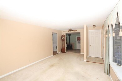 Foyer/Living Room