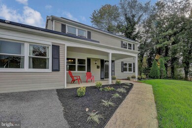 12024 Tulip Grove Dr, Bowie, MD 20715 - photo 4