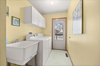 217 Beech St, Chaska, MN 55318 - photo 7