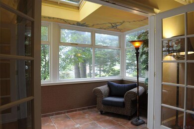 58 Court St, Saratoga Springs, NY 12866 - photo 5