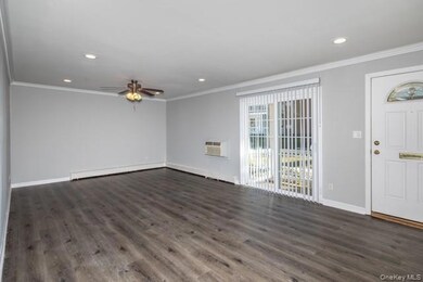 100 Friendly Ct unit FC92, Babylon, NY 11702 - photo 3