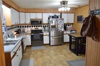 1102 D Ave, Vinton, IA 52349 - photo 5