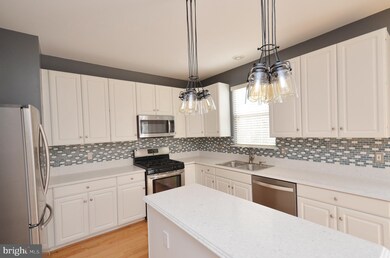 21563 Bankbarn Terrace, Broadlands, VA 20148 - photo 2