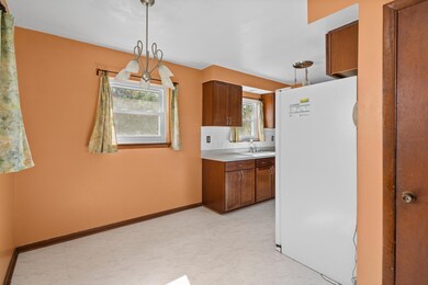 1273 Matthias Dr, Columbus, OH 43224 - photo 6