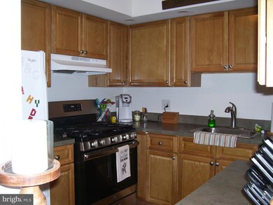 6924 Hilltop Dr unit 156, Brookhaven, PA 19015 - photo 4