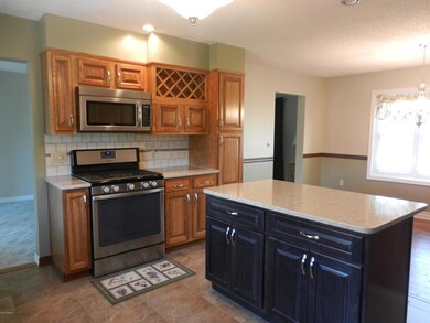 585 Broadway St, Hughesville, PA 17737 - photo 2