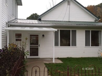 Porch from house to Sun Porch