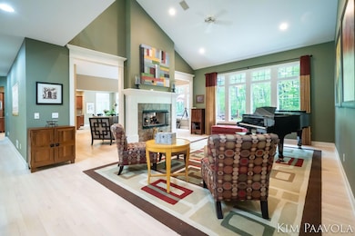 9-web-or-mls-3099-pickford-dr-se