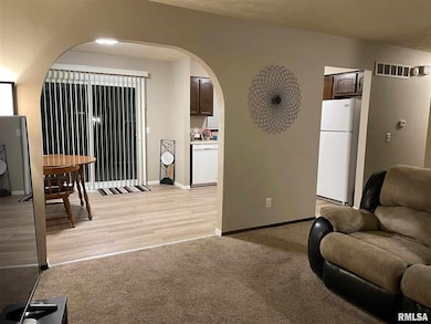 4717 N Sturdevant St, Davenport, IA 52806 - photo 2