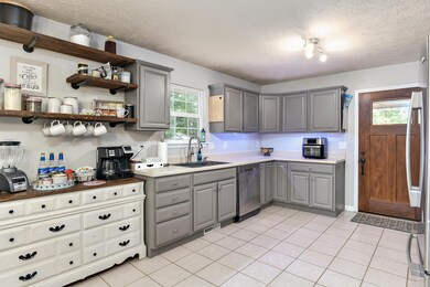 741 E 395th Rd-34